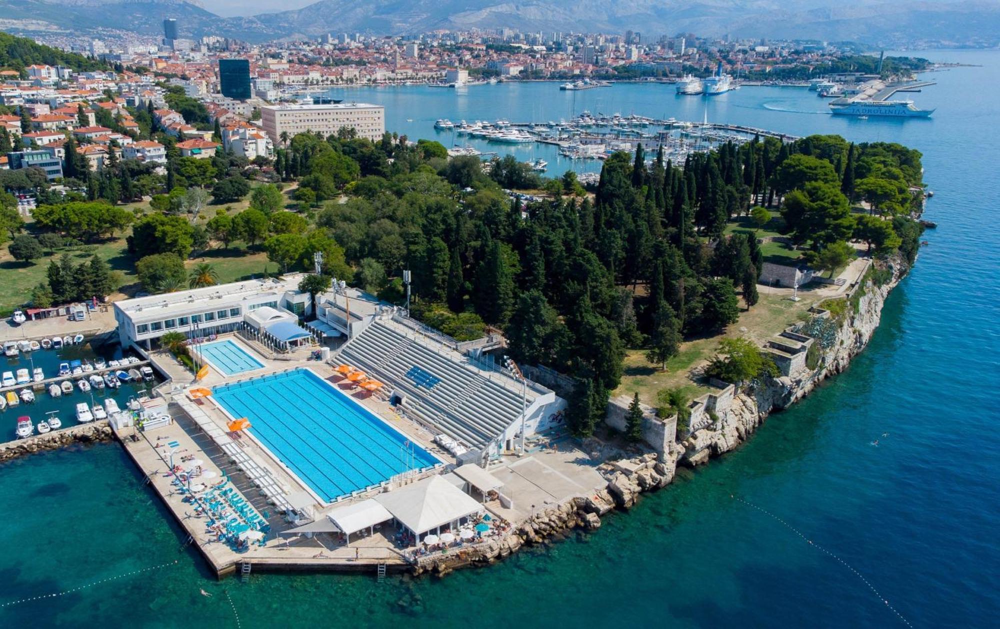 Beachfront Apartment Drazen, With Garden And Parking Split Dış mekan fotoğraf