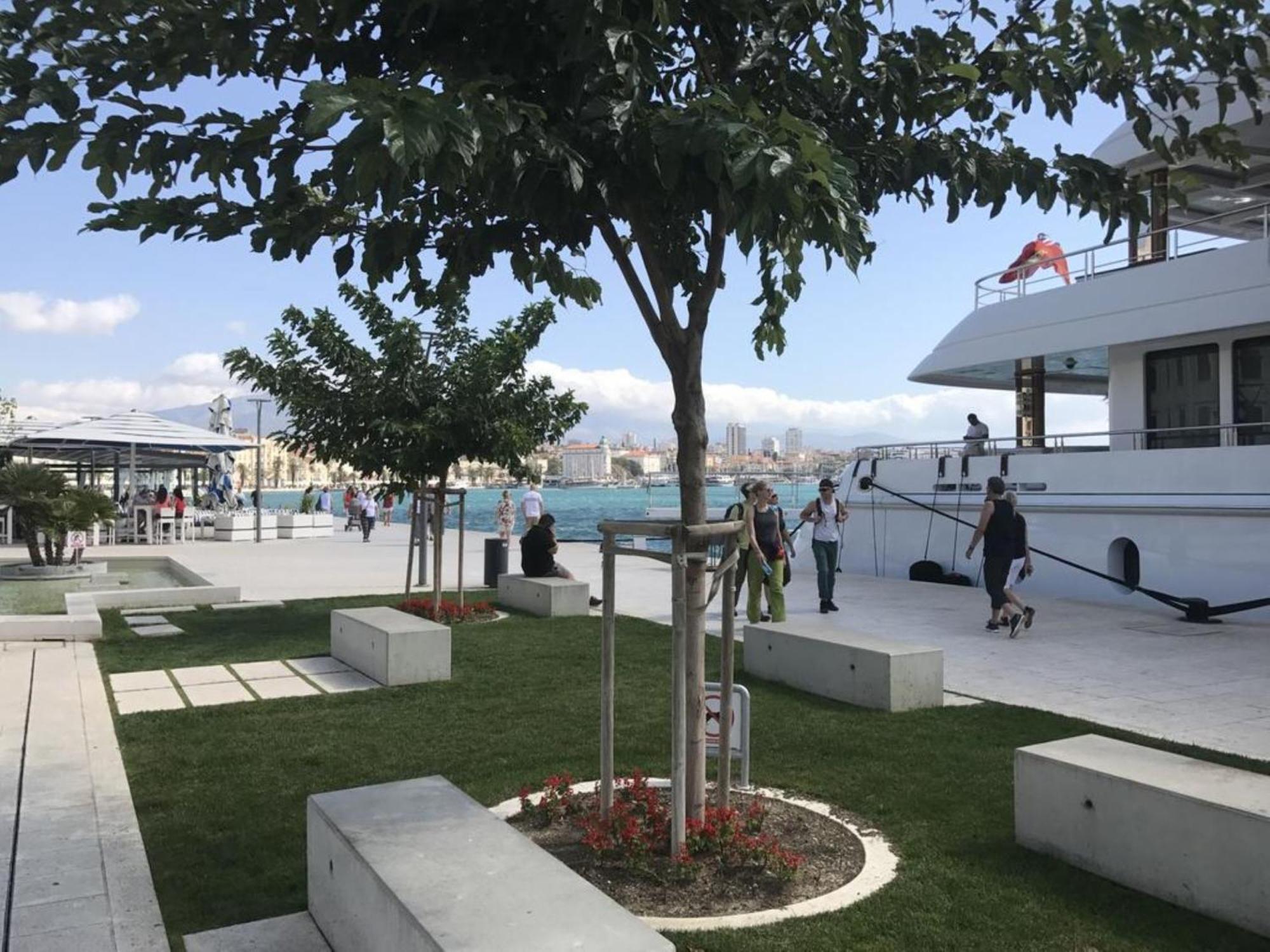 Beachfront Apartment Drazen, With Garden And Parking Split Dış mekan fotoğraf