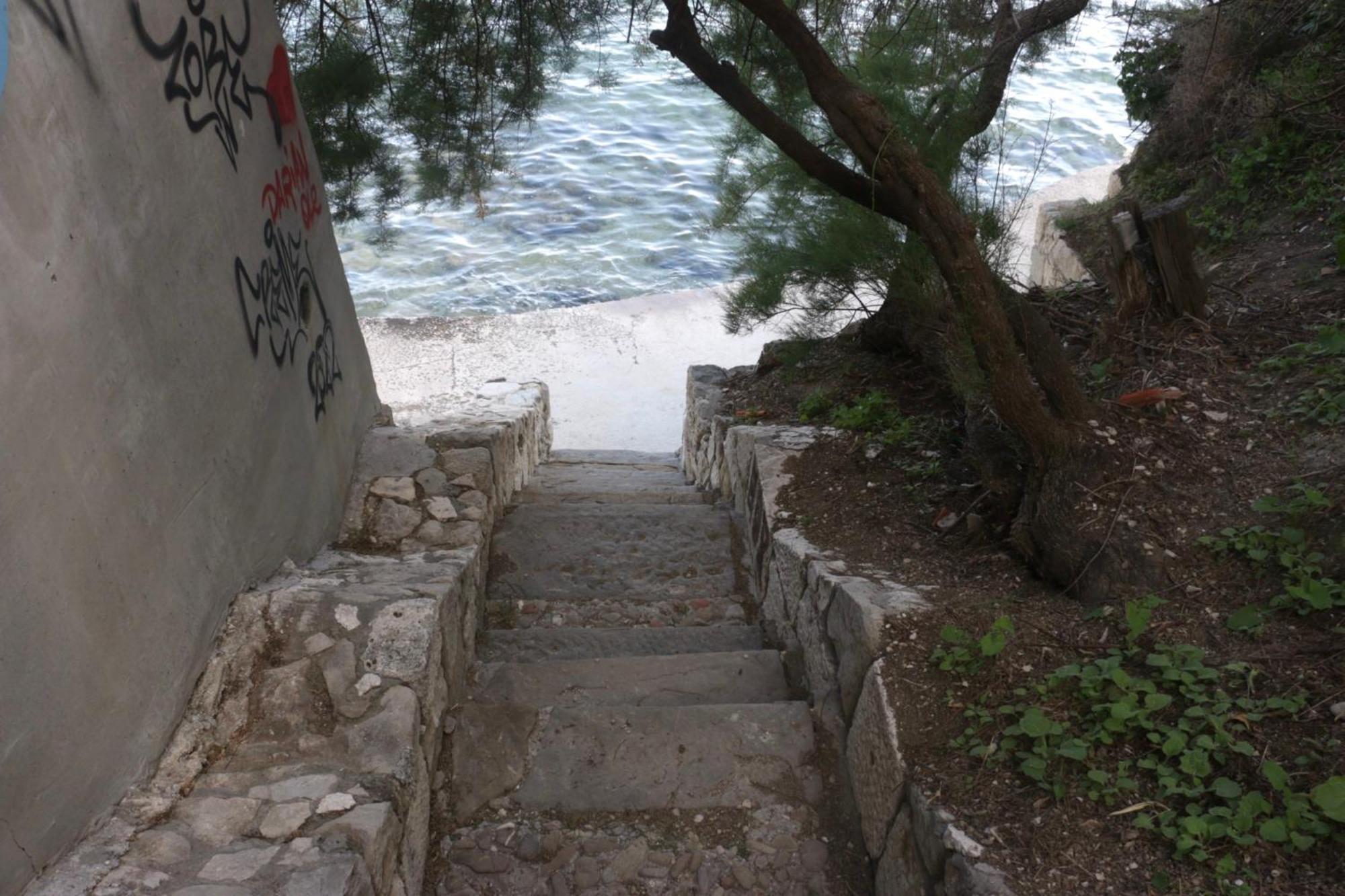Beachfront Apartment Drazen, With Garden And Parking Split Dış mekan fotoğraf