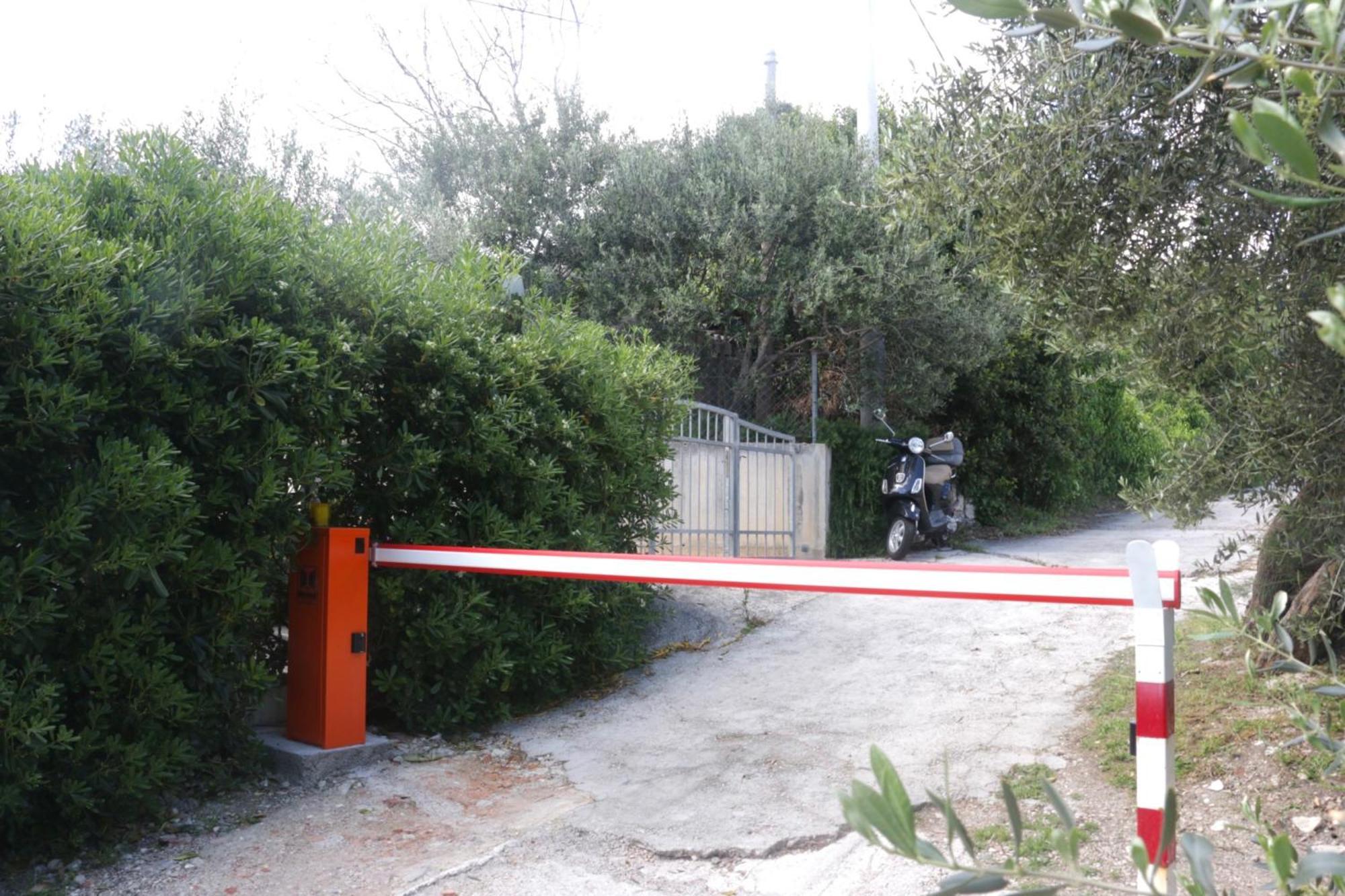 Beachfront Apartment Drazen, With Garden And Parking Split Dış mekan fotoğraf