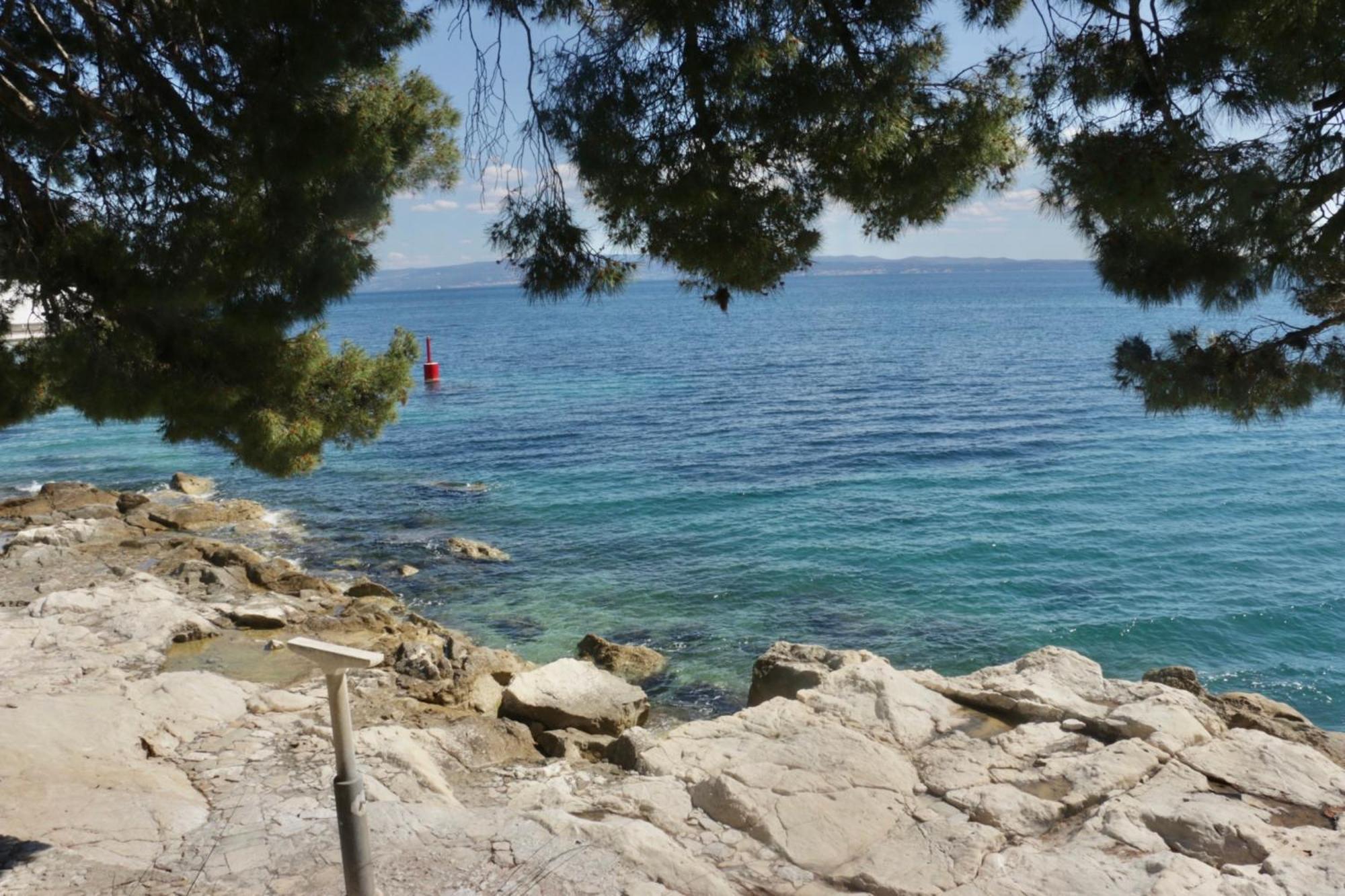 Beachfront Apartment Drazen, With Garden And Parking Split Dış mekan fotoğraf