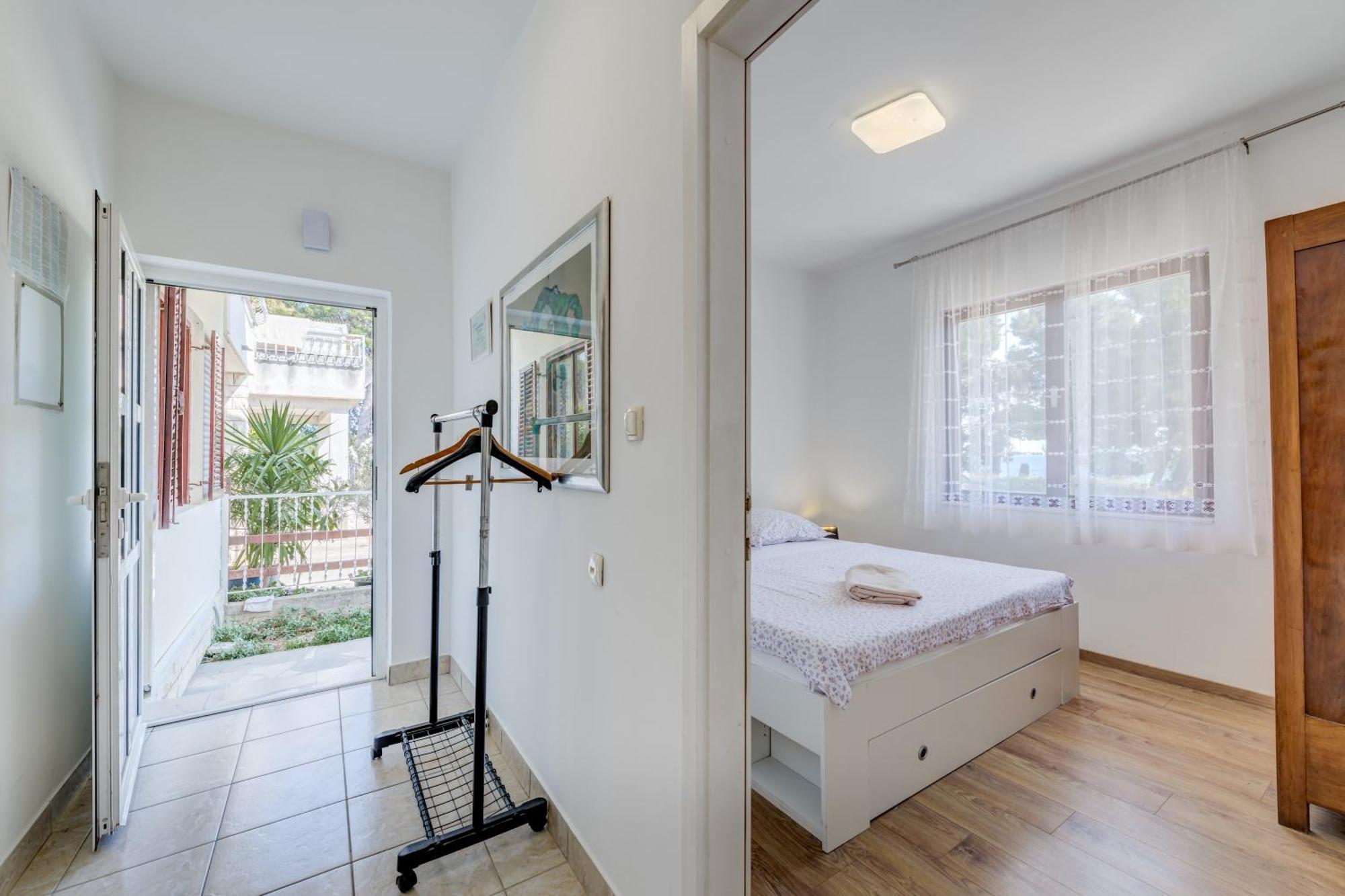 Beachfront Apartment Drazen, With Garden And Parking Split Dış mekan fotoğraf
