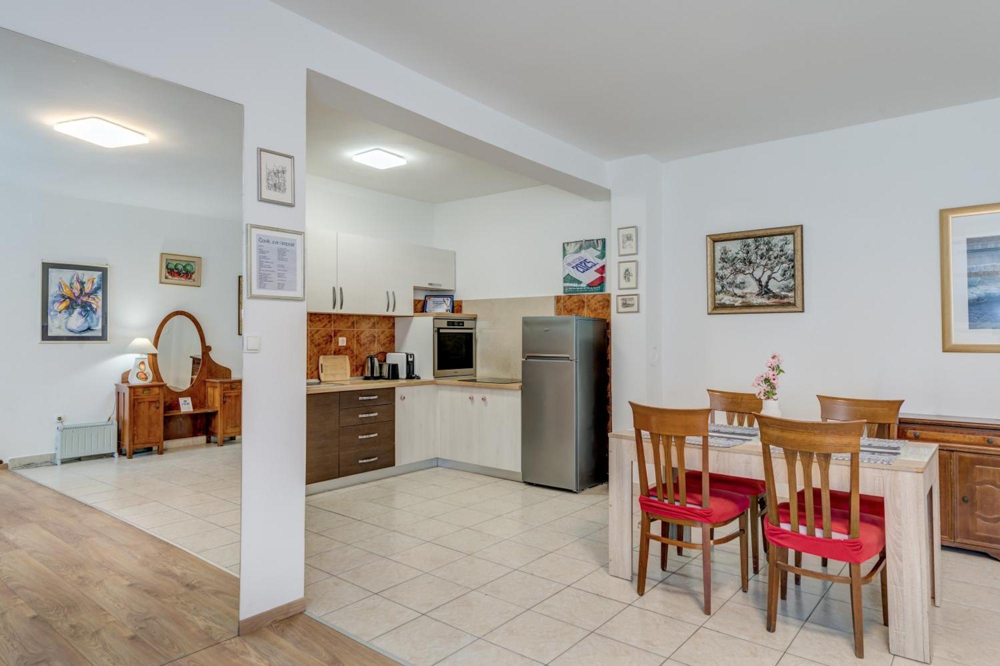 Beachfront Apartment Drazen, With Garden And Parking Split Dış mekan fotoğraf