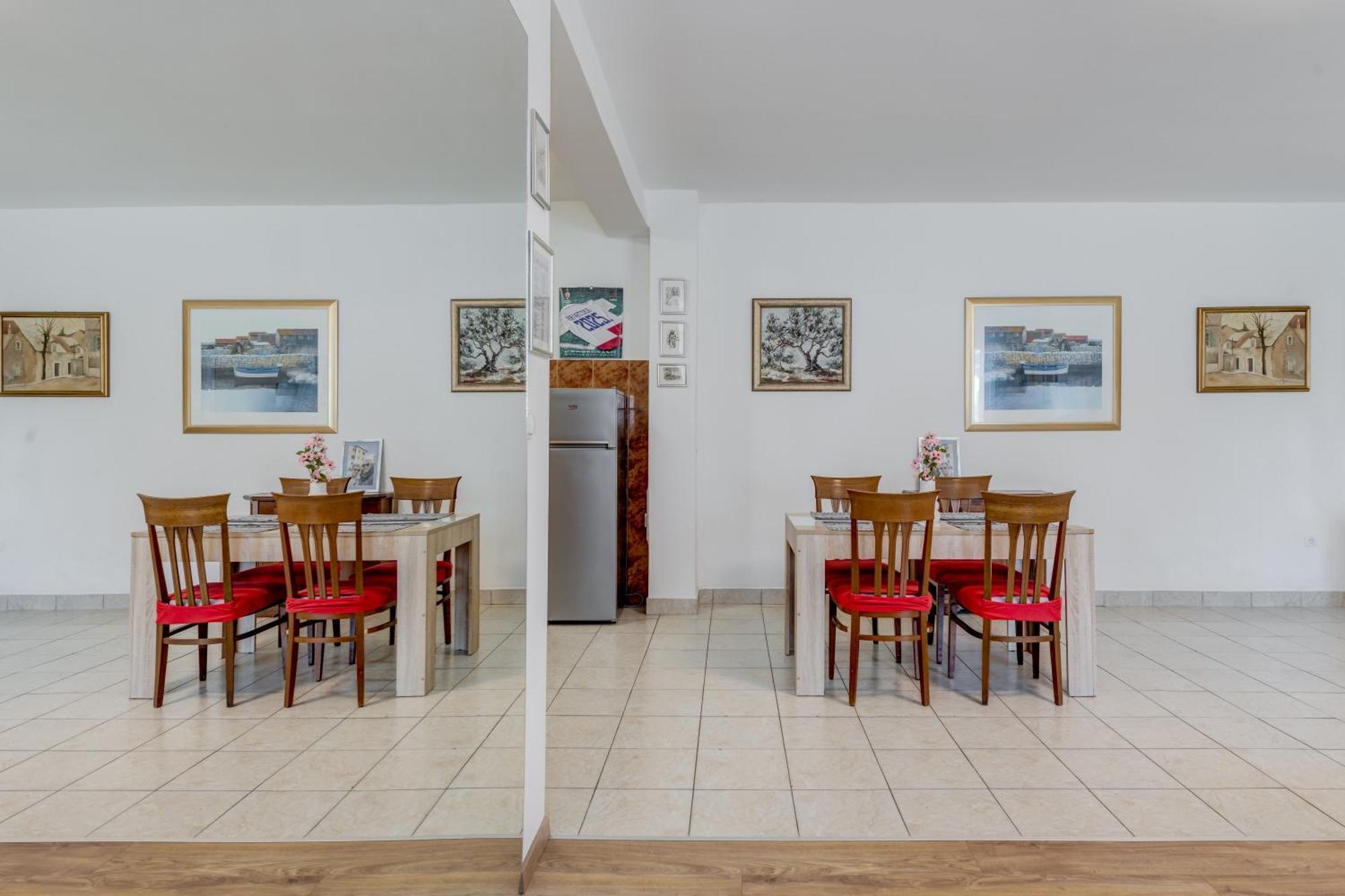 Beachfront Apartment Drazen, With Garden And Parking Split Dış mekan fotoğraf