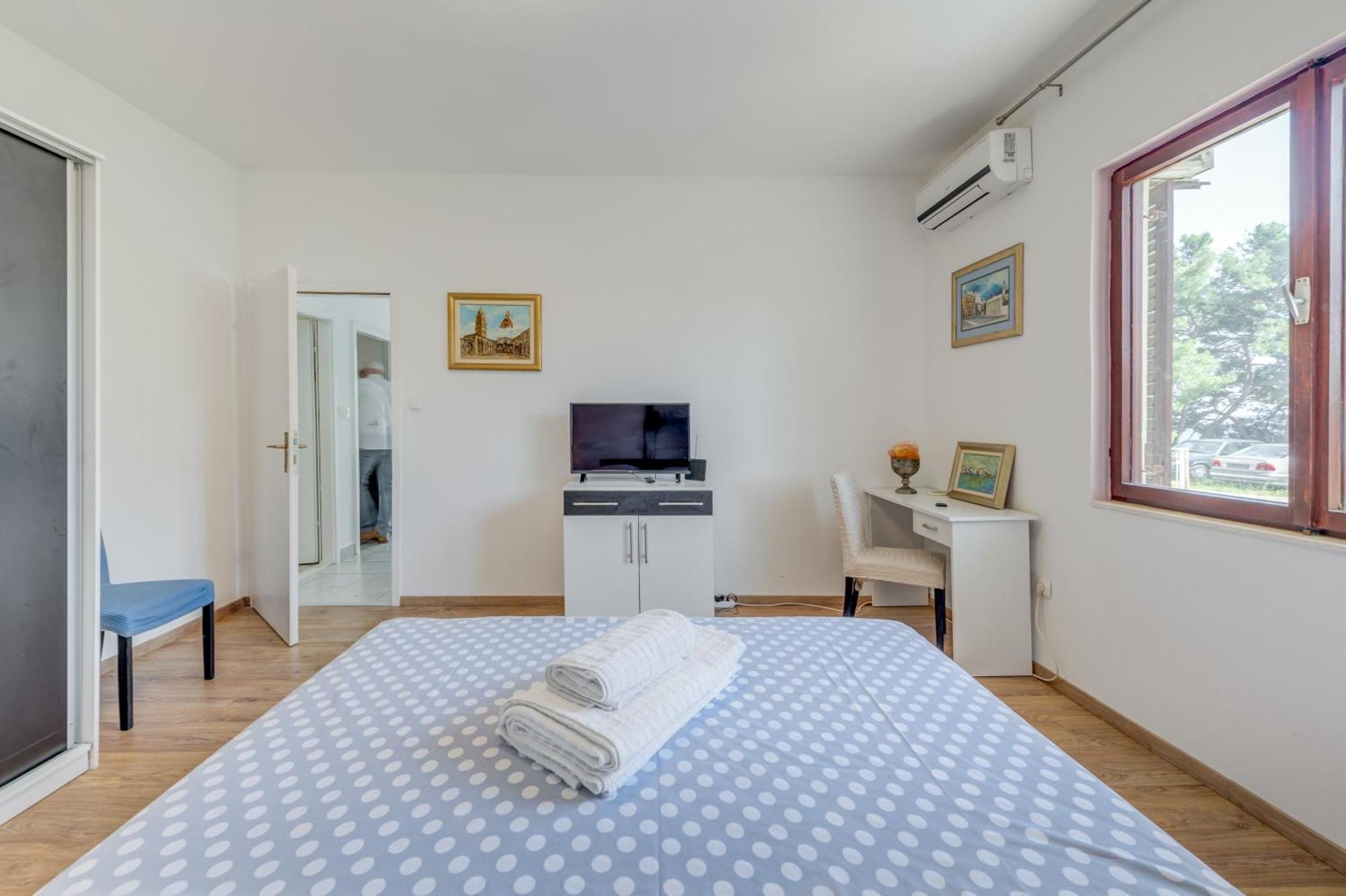 Beachfront Apartment Drazen, With Garden And Parking Split Dış mekan fotoğraf